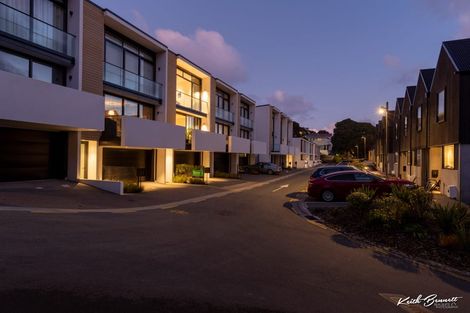 Photo of property in 5 Jean Caldwell Way, Island Bay, Wellington, 6023