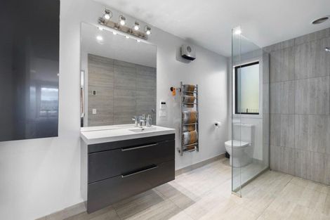 Photo of property in 2 Mulbury Way, Lower Shotover, Queenstown, 9304
