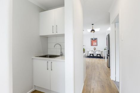 Photo of property in 36 Seabrook Avenue, New Lynn, Auckland, 0600