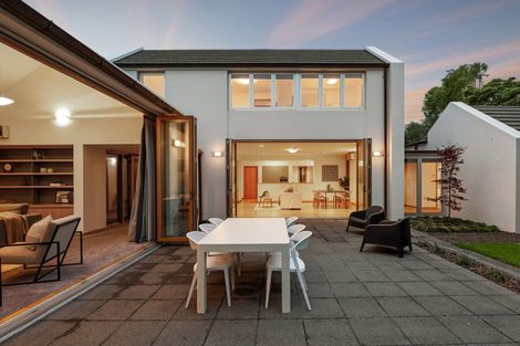 Photo of property in 17 Makora Street, Fendalton, Christchurch, 8041