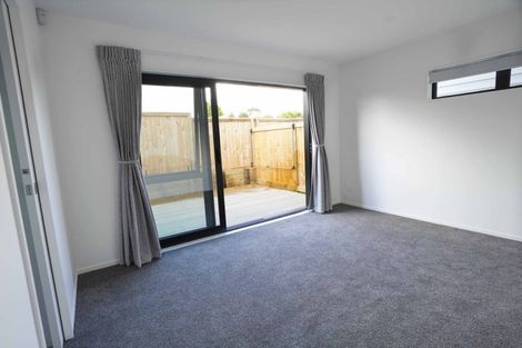 Photo of property in 7/19 Kingdale Road, Henderson, Auckland, 0610