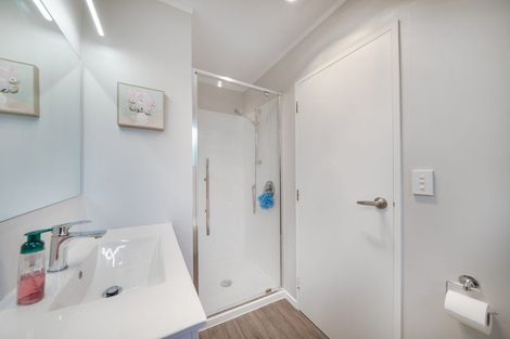 Photo of property in 60 Woodman Drive, Tawa, Wellington, 5028