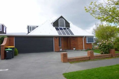 Photo of property in 1/21 Huntingdon Place, Avonhead, Christchurch, 8042
