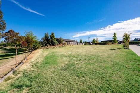 Photo of property in 44 Minaret Ridge, Wanaka, 9305