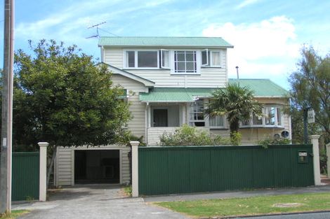 Photo of property in 32 Princes Street, Northcote Point, Auckland, 0627