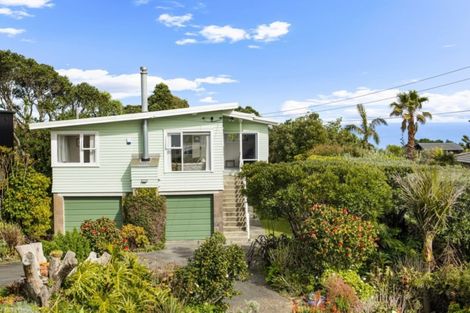 Photo of property in 93 Waitea Road, Muriwai, Waimauku, 0881