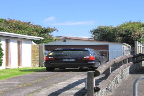 Photo of property in 11 Sealand Place, Mangere Bridge, Auckland, 2022
