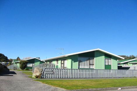 Photo of property in 25- 27 Palmerston Street, Greymouth, 7805