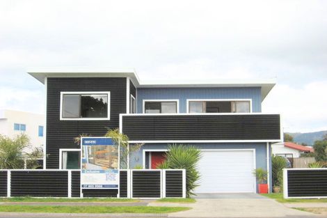 Photo of property in 307a Ocean Road, Whangamata, 3620