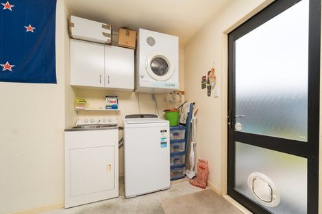 Photo of property in 14 Jordan Way, Kelvin Grove, Palmerston North, 4414