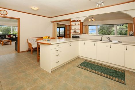 Photo of property in 11 Meadow Crescent, Te Atatu South, Auckland, 0602