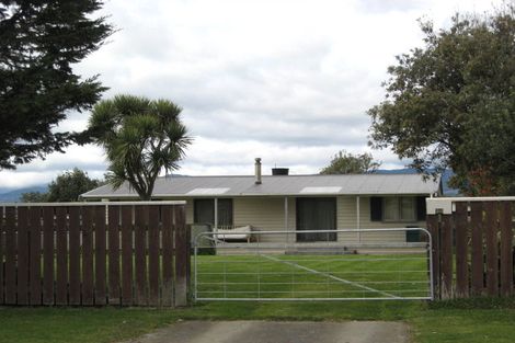 Photo of property in 36 Sarah Street, Waikawa Beach, Manakau, 5573