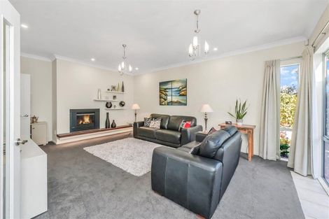 Photo of property in 49 Coolspring Way, Redwood, Christchurch, 8051