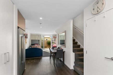 Photo of property in 2u3 Stone Street, Miramar, Wellington, 6022