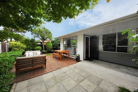 Photo of property in 35 Montclare Avenue, Avonhead, Christchurch, 8042