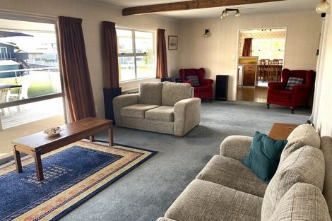 Photo of property in 320 Ocean Road, Whangamata, 3620