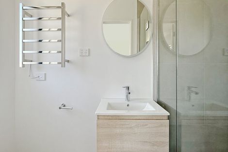 Photo of property in 133 Lancaster Road, Beach Haven, Auckland, 0626