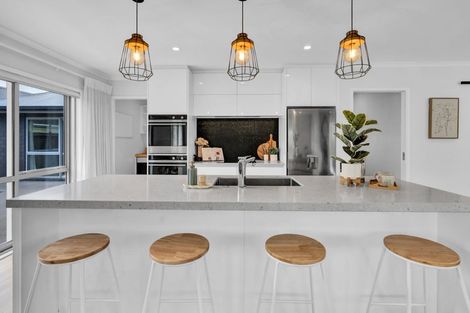 Photo of property in 13 Birdie Lane, Waiwhakaiho, New Plymouth, 4312