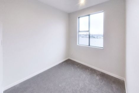 Photo of property in 10 Heketara Way, Massey, Auckland, 0614