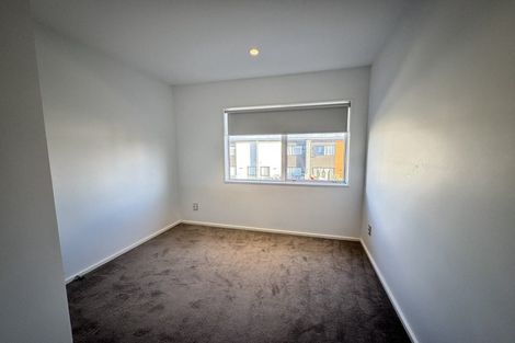 Photo of property in 11 Meritage Lane, Te Atatu South, Auckland, 0610