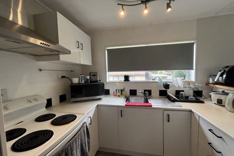 Photo of property in 2/41 Great South Road, Papakura, 2110