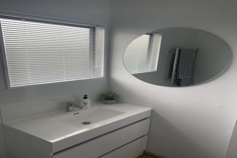 Photo of property in 5 Frosses Place, Massey, Auckland, 0614