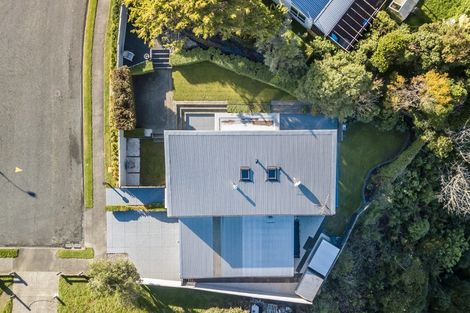Photo of property in 7 Pikitanga Close, Tawa, Wellington, 5028