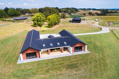 Photo of property in 11 Te Kahu Lane, Halcombe, 4779