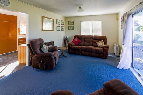 Photo of property in 18 Grenville Street, Levin, 5510