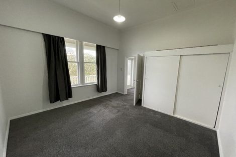 Photo of property in 98 Rolleston Street, Mount Cook, Wellington, 6021