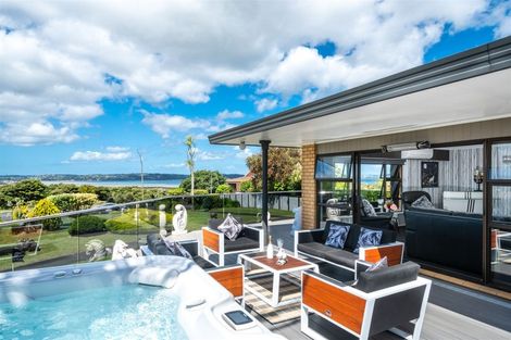 Photo of property in 161 Luckens Road, West Harbour, Auckland, 0618