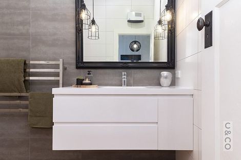 Photo of property in 30-32 Great North Road, Riverhead, 0820