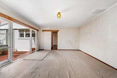Photo of property in 38 Toru Street, Te Atatu Peninsula, Auckland, 0610