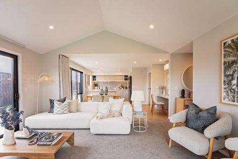 Photo of property in 1 Metoriti Crescent, Karaka, 2124