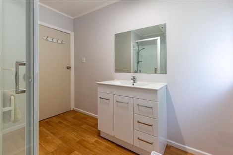 Photo of property in 9 Tracey Terrace, Te Atatu South, Auckland, 0602