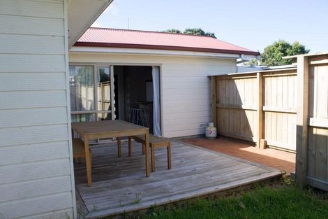 Photo of property in 91 Taikata Road, Te Atatu Peninsula, Auckland, 0610