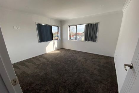 Photo of property in 9 Nagra Lane, Papakura, 2110