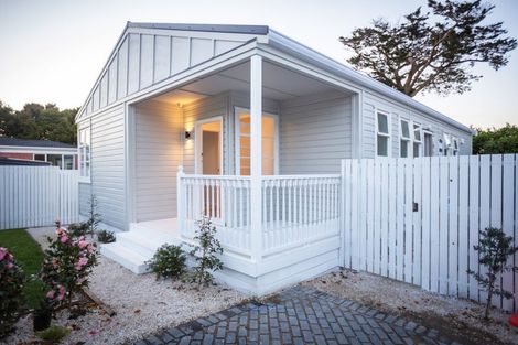 Photo of property in 26b Clinton Avenue, Te Atatu Peninsula, Auckland, 0610