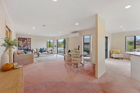 Photo of property in 76 Burswood Drive, Burswood, Auckland, 2013