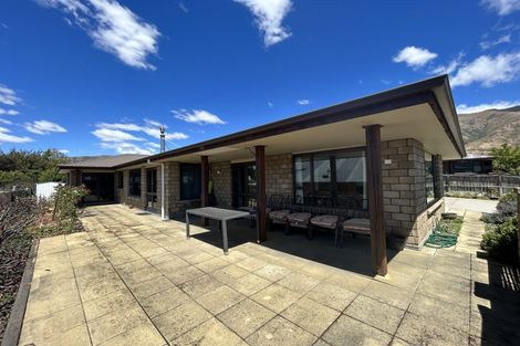 Photo of property in 33 Meadowstone Drive, Wanaka, 9305