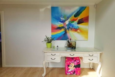 Photo of property in 20 San Prospero Crescent, Henderson, Auckland, 0612