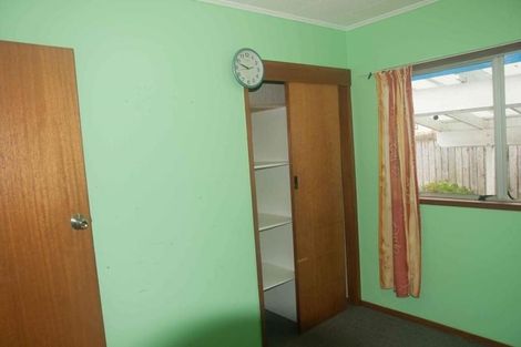 Photo of property in 42 Fruitvale Road, New Lynn, Auckland, 0600