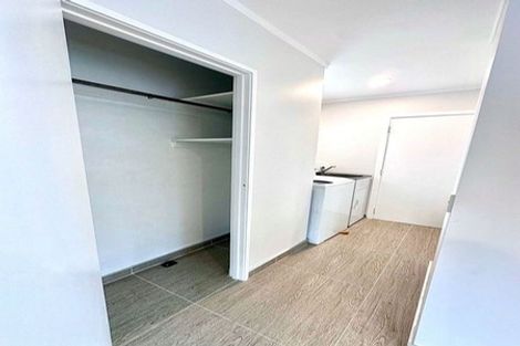 Photo of property in 1a Kiwi Esplanade, Mangere Bridge, Auckland, 2022