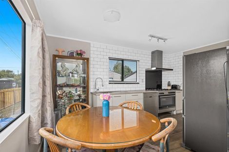 Photo of property in 35b Parakai Avenue, Parakai, 0830