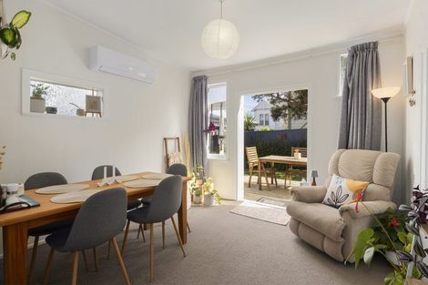 Photo of property in 18 Porritt Avenue, Mount Victoria, Wellington, 6011