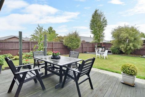 Photo of property in 18 Harrall Place, Kaiapoi, 7630