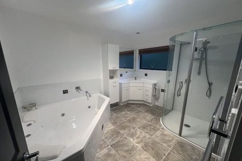 Photo of property in 65 Roberts Road, Matakatia, Whangaparaoa, 0930