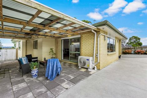 Photo of property in 22 Gordon Stanley Drive, Massey, Auckland, 0614