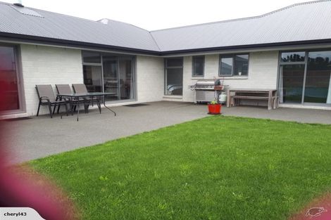 Photo of property in 2 Paradise Way, Amberley, 7410