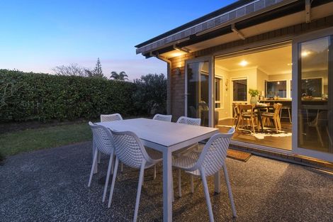 Photo of property in 17 Spinnaker Drive, Te Atatu Peninsula, Auckland, 0610